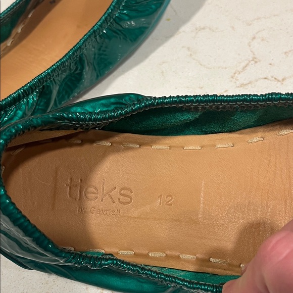 Tieks Glossy Emerald Patent Ballet Flats - Picture 2 of 9